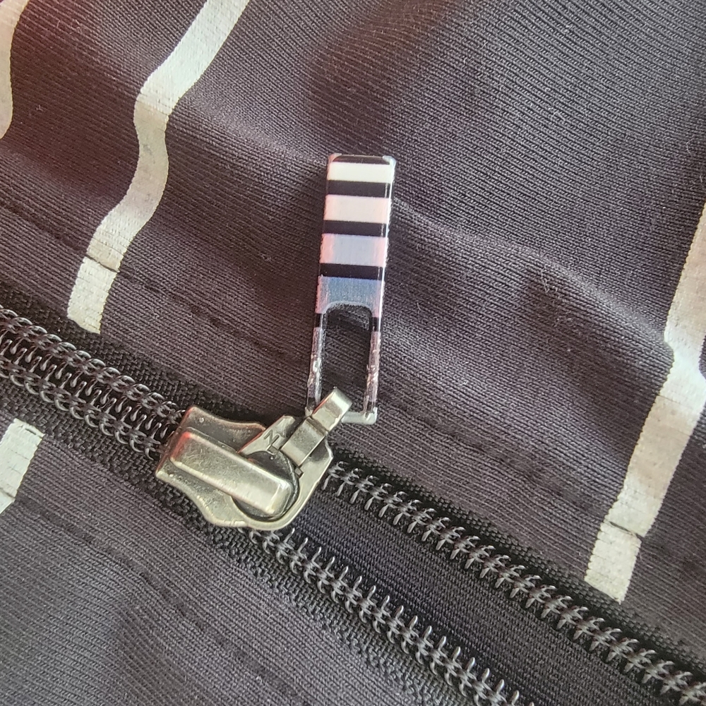 Travis Mathew Pullover - image 6